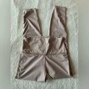 Nike High-Waisted pale pink Leggings NWOT